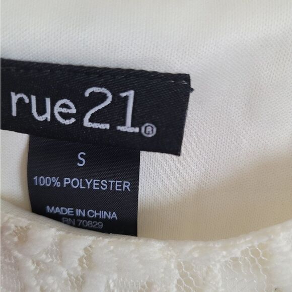 Rue21 summer dress lace floral belt size small - Picture 3 of 6